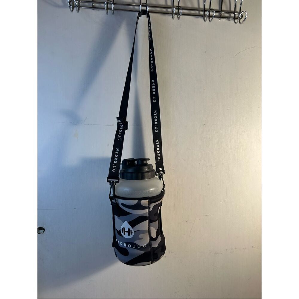 Hydro jug with strap gray camo 30‎ oz